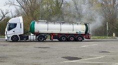 Diaľnica D1 medzi Prešovom a Košicami ostane uzavretá zrejme až do piatkového rána. Uniká tam veľmi nebezpečná látka