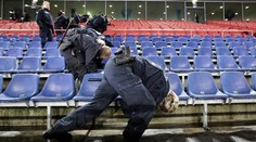 Atentátnici mali odpáliť bomby na štadióne v Hannoveri