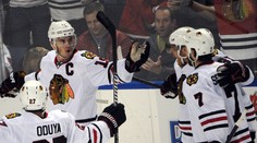 Hossa prispel asistenciou k výhre Chicaga v Buffale