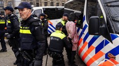 V Amsterdame napadli najmenej desať izraelských futbalových fanúšikov