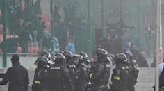 Trnavská polícia pokračuje vo vyšetrovaní incidentu v zápase so Slovanom. Zverejnila tváre chuligánov