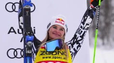Super-G v St. Moritzi ovládla Robinsonová. Shiffrinová preteky nedokončila