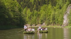 Splav Dunajca na pltiach ponúka viac než len krásne výhľady. Toto všetko počas neho zažijete