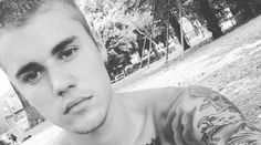 Fanúšikovia sú v šoku. Bieber im urobil to, čím sa vyhrážal
