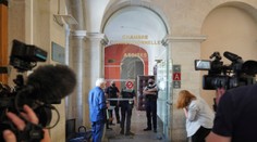 Muž, ktorý dal facku Macronovi, dostal štyri mesiace väzenia