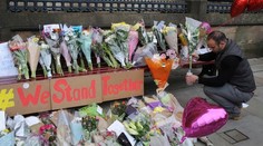 V Manchestri zatkli ďalšie dve osoby. Polícia použila riadenú explóziu