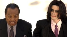 Už sú spolu v nebi. Zomrel otec Michaela Jacksona