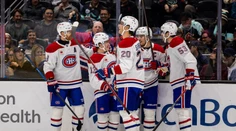 VIDEO: Slafkovský bol na konci krásnej kombinácie. Montreal takmer stratil zápas, no hrdinom bol Caufield