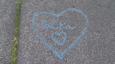 Takto úcta k histórii nemá vyzerať, kondómy musia zbierať aj aktivační pracovníci