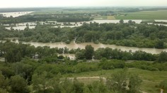 Záplavy v Česku majú minimálne dve obeti. Aj vodáka