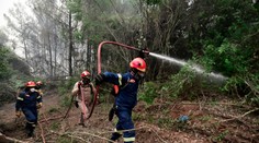 Druhý najväčší grécky ostrov sužuje požiar. Hasičom sa ho nedarí dostať pod kontrolu