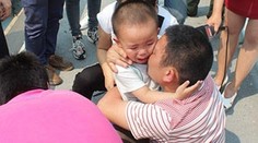 Muž chcel skočiť z mosta. Zachránil ho srdcervúci plač syna