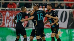 Arsenal vyhral v Pireu a postúpil do osemfinále, hetrik Girouda