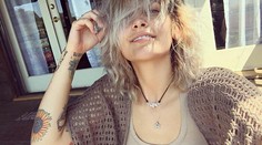 Dcéra Michaela Jacksona ruka v ruke so známym hercom. Je o 19 rokov starší