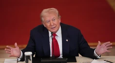 Trump hrozí Iránu ďalšími útokmi: Medzitým sa naša skvelá armáda zbrojí a oddychuje