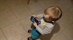 Zisťovali sme, kedy je ten správny čas dať dieťaťu prvý mobil