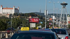 Je toto v poriadku? Spýtali sa švédski fanúšikovia recepčnej a ukázali blok od taxikára