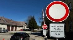 Veľká policajná akcia v budove ministerstva vnútra v Žiline, zadržali štyroch policajtov