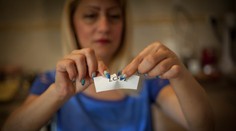 Uväznená v manželstve. Žena sa nemôže rozviesť, zakázal jej to súd