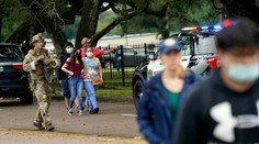 Terčom piatkového útoku strelca v USA bol riaditeľ školy