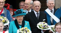 Britská kráľovná Alžbeta II. a princ Philip sa nechali zaočkovať voči koronavírusu