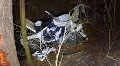 Nehoda neďaleko Ilavy. Muž po fatálnom náraze do stromu nemal šancu prežiť