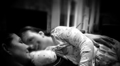 Matka sa postavila gigantu, aby bojovala za dôstojnosť postihnutej dcéry. Pomohol aj Dalajlama