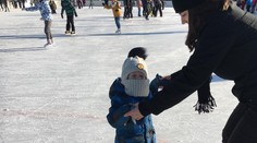 Pár tipov, ako naučiť vaše dieťa korčuľovať či lyžovať sa