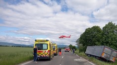 Tragická nehoda pri Fekišovciach: V aute po zrážke s kamiónom zahynuli traja členovia jednej rodiny