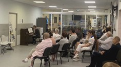 Snažia sa im spríjemniť náročné chvíle. Pacientom v Národnom onkologickom ústave robí v čakárni radosť hudba