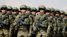 Rusko má na hraniciach NATO 360-tisíc vojakov pripravených na boj, tvrdí nemecký expert. Litva to označila za nezmysel