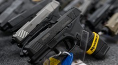 USA sú bližšie k sprísneniu strelných zbraní. Schválili návrh zákona na ich obmedzenie