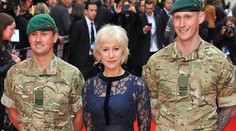 Táto herečka rúca mýty o starnutí. Postavila do pozoru aj vojakov