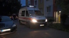 Roland dostal pri krčmovej bitke do hlavy popolníkom, otec ho našiel o deň mŕtveho