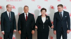 Fico na stretnutí V4: Krajina, ktorá dobrovoľne opúšťa EÚ musí splniť svoje záväzky