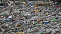 V Stredozemnom mori vzniká nový ostrov z plastu. Najviac odpadu produkujú tieto krajiny