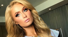 Paris Hilton prekvapila fotkou v plavkách. Ten detail si všimne každý