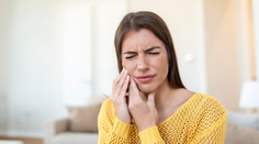 Pretrvávajúce afty v ústach neignorujte: Môžu signalizovať vážne zdravotné problémy