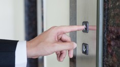 Dve mníšky uviazli na tri noci vo výťahu v Ríme