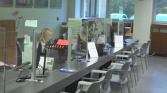 Protestné voľno: 17. november mení otváracie hodiny. Viaceré obchody, banky aj školy zostanú zatvorené