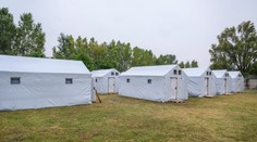 V Bratislave zriadili mobilné domy pre utečencov. Dostanú zdravotnú starostlivosť aj teplé jedlo