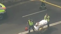 Vlak nestihol zabrzdiť a narazil. Pri havárii neďaleko Sydney sa zranilo 16 ľudí