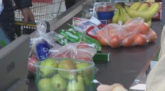 Inflácia začala spomaľovať. Tieto položky v našich košíkoch dokonca zlacneli (PREHĽAD)