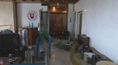 Parlament vo veľkom prerábajú. Poslancom zatiaľ vyhradili priestory jazdiarne