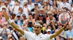 Federer ide ďalej, vyrovnal rekord Navrátilovej