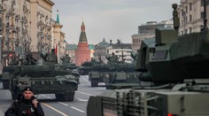 Rusko na vojenskej prehliadke 9. mája predstaví nové zbrane. Ukážu aj robotickú verziu legendárnej kaťuše