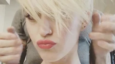 Sexy speváčka zaskočila novým účesom. Ostrihali ju na chalana