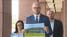 PS tvrdí, že minister zdravotníctva sa v tendri na záchranky „odvďačuje“ donorom strany Hlas