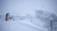 V Alpách napadli desiatky centimetrov snehu. Pod najvyšším vrchom Nemecka uviazlo 29 horolezcov