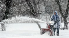 USA naďalej bojuje so snehovou búrkou, zahynulo už 18 ľudí